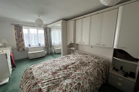 2 bedroom flat for sale, Pebble Court, Paignton TQ4