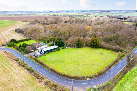 3 bedroom detached bungalow for sale, Creeksea Ferry Road, Rochford, SS4