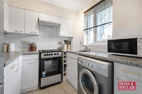 2 bedroom apartment to rent, Tilebarn Close, RG9 1US