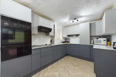 166 Spring Lane, Hemel Hempstead, HP1 3QY