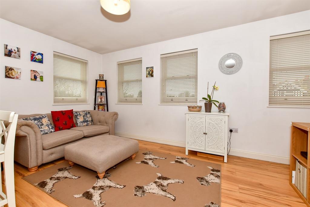 Lounge/Kitchen