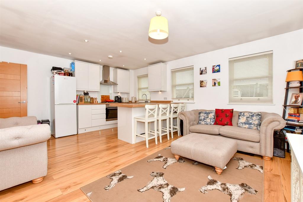 Lounge/Kitchen