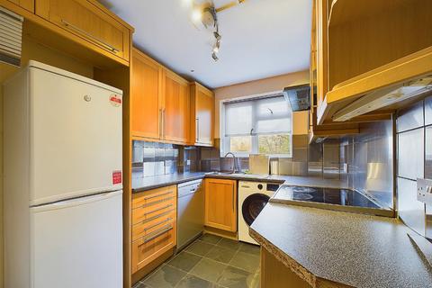8 Embassy Gardens, Beckenham, BR3 1HE