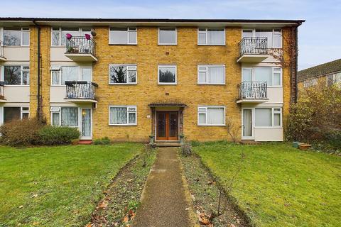 8 Embassy Gardens, Beckenham, BR3 1HE