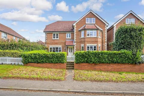 5 bedroom detached house for sale, Five Heads Road, Horndean, Hampshire