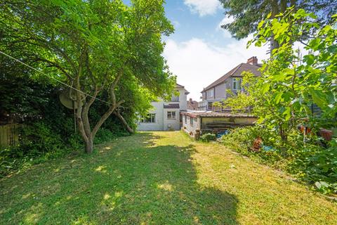 36 Kynaston Road, Bromley, BR1 5AW