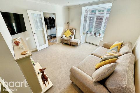 205 Carnation Road, Rochester, ME2 2YG