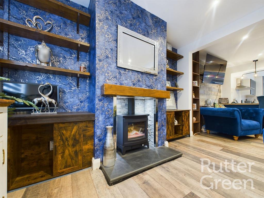 Crooke Road, Standish Lower Ground, WN6 8LR 2 bed terraced house for