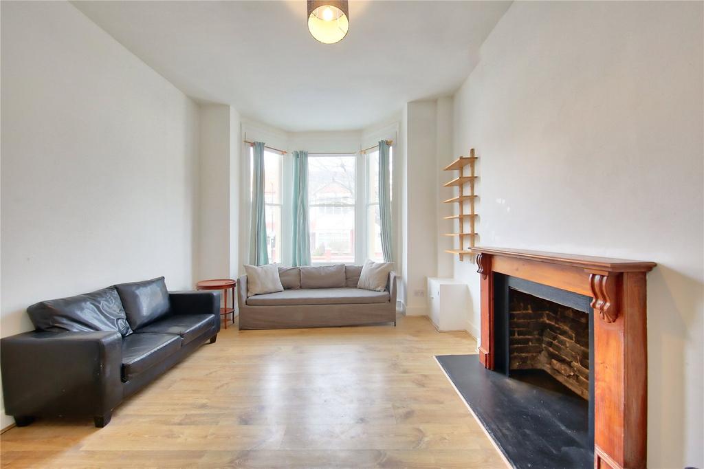 Hayter Road, SW2 3 bed property - £3,300 pcm (£762 pw)
