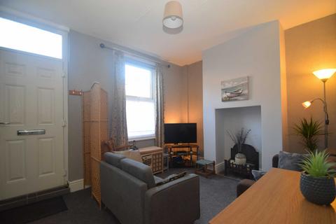 2 bedroom terraced house to rent, Seamer Street, Scarborough, North Yorkshire, YO12