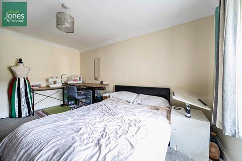 2 bedroom detached house to rent, Crescent Road, Worthing, West Sussex, BN11