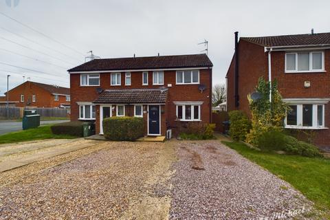 3 bedroom semi-detached house for sale - Meredith Drive, AYLESBURY, HP19 8NH