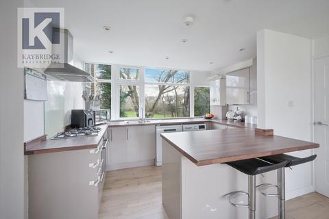 28, Grange Mansions Kingston Road, Epsom, KT17 2AD