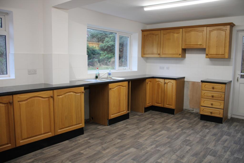 7 Epping Close kitchen 2