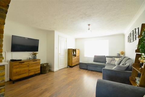 6 Bluebell Close, East Grinstead, RH19 1RS