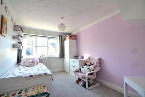 6 Bluebell Close, East Grinstead, RH19 1RS