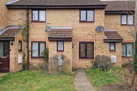 2 bedroom terraced house to rent, Badgers Close, Flitwick