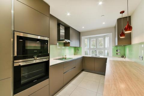 4 Kingsleigh Close, Brentford, TW8 0PA