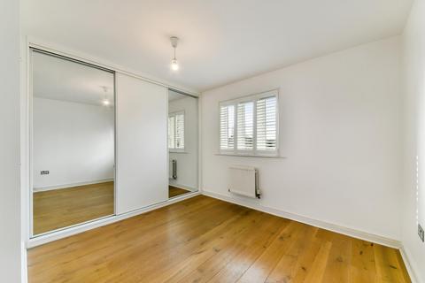 4 Kingsleigh Close, Brentford, TW8 0PA