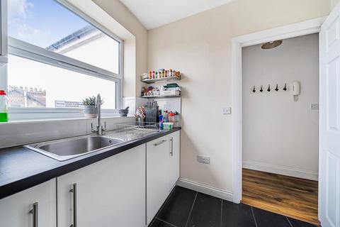 Flat 3, 93 Penge Road, London, SE20 7UN