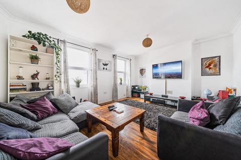 Flat 3, 93 Penge Road, London, SE20 7UN