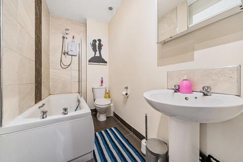 Flat 3, 93 Penge Road, London, SE20 7UN