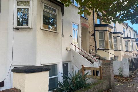 1 bedroom flat for sale, Hartington Road, Southend on Sea