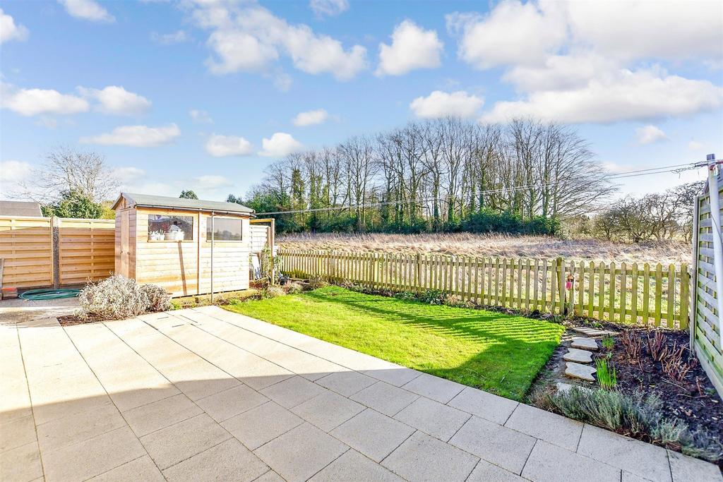 Minter Avenue, Densole, Folkestone, Kent 2 bed semidetached bungalow