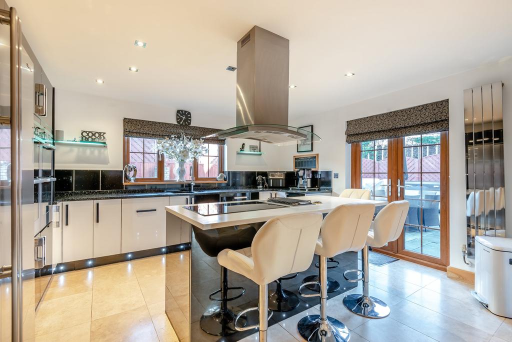 West End, Magor, Caldicot 5 bed detached house for sale £790,000