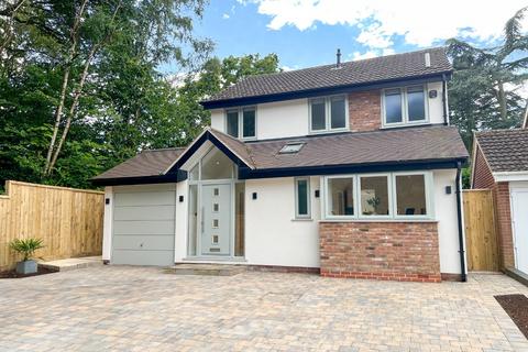 12 Chatsworth Close, Cheswick Green, Solihull, B90 4SW