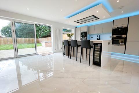 12 Chatsworth Close, Cheswick Green, Solihull, B90 4SW