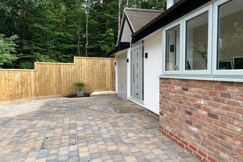 12 Chatsworth Close, Cheswick Green, Solihull, B90 4SW