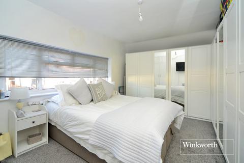 72 Browning Avenue, Worcester Park, KT4 8LD