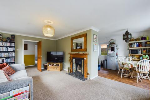 7 Greenacres Road, Worcester, WR2 5EZ