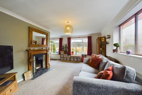 7 Greenacres Road, Worcester, WR2 5EZ