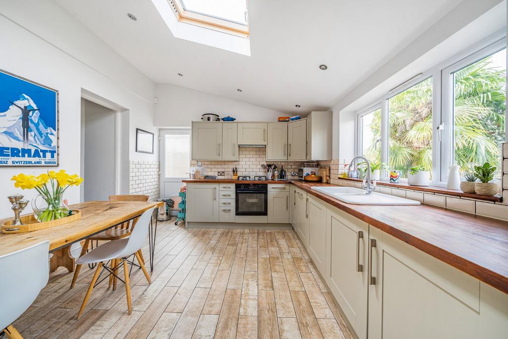 Kitchen/ Breakfast