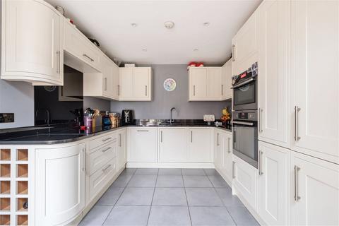 3 bedroom semi-detached house for sale - Featherby Road, Gillingham ME8