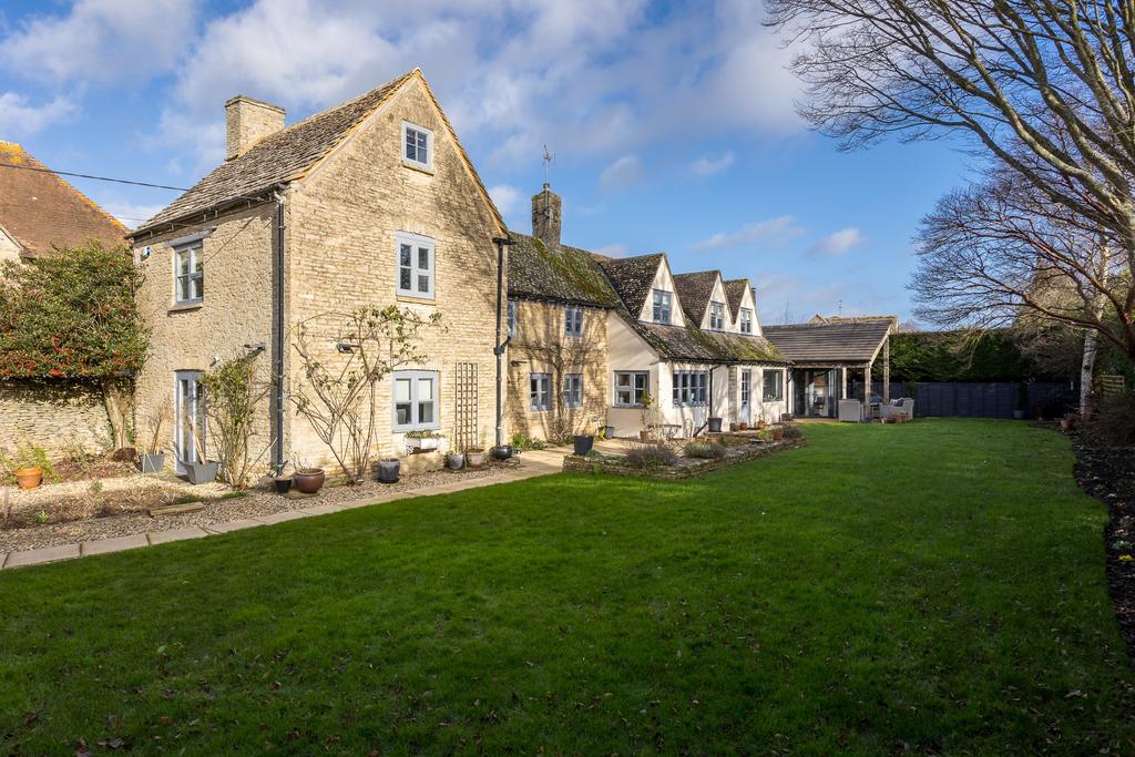Leah House, Marston Meysey SN6 5 bed detached house for sale £1,195,000