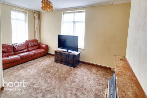 15 Framlingham Crescent, London, SE9 4AB