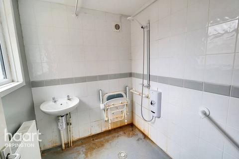 15 Framlingham Crescent, London, SE9 4AB
