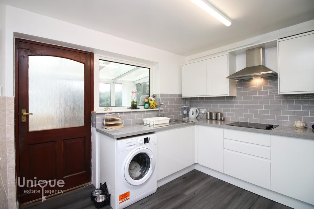 Larkholme Parade, Fleetwood, FY7 3 bed bungalow for sale £189,950