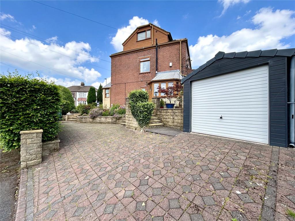 Garage/Driveway