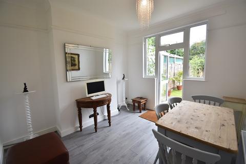 3 bedroom semi-detached house for sale, 3 bedroom Semi Detached House in Southend on Sea