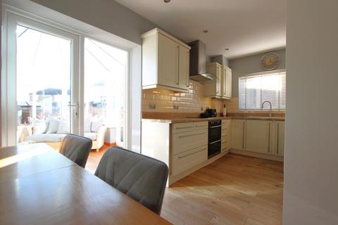 26 Forelands Square, Walmer, Deal, CT14 9DT