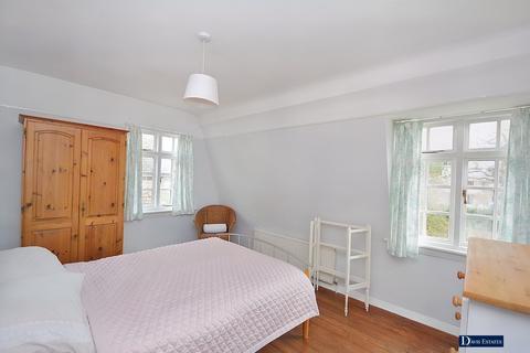 61 Ardleigh Green Road, Hornchurch, RM11 2JZ