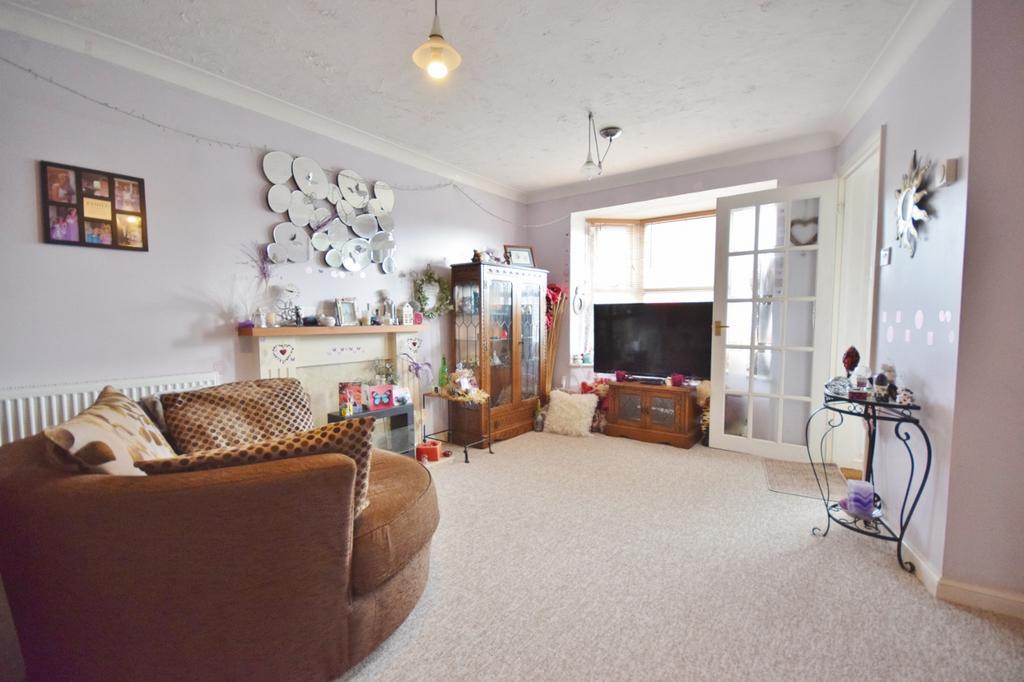Edwina Drive, Poole BH17 2 bed end of terrace house for sale £299,995
