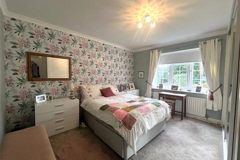 2 bedroom flat for sale, Heatherdale Road, Camberley, Surrey, GU15