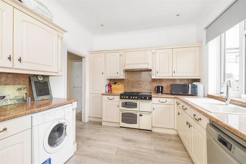 4 bedroom semi-detached house for sale - Southborough Road, Bromley BR1