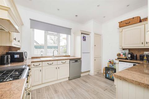 4 bedroom semi-detached house for sale - Southborough Road, Bromley BR1