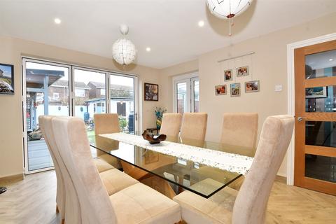 16 Beaufort Road, Rochester, ME2 3SW